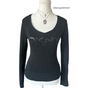 Y2K “DKNY Jeans” Black Long Sleeve V-Neck Cable Knit Graphic Sweater
